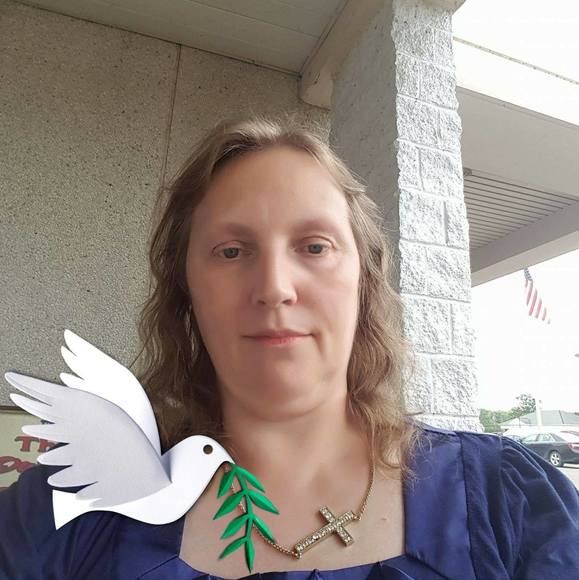 Profile Picture of Etta Swindler (@ettaswindler) on Poshmark