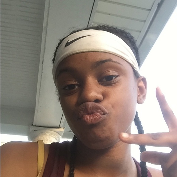 Profile Picture of Lanette Walters (@lanette0707) on Poshmark