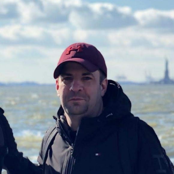 Profile Picture of Eric Mickalenko (@emickalenko) on Poshmark