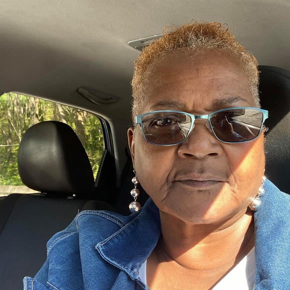 Profile Picture of Cynthia Parrotte (@cparr48) on Poshmark