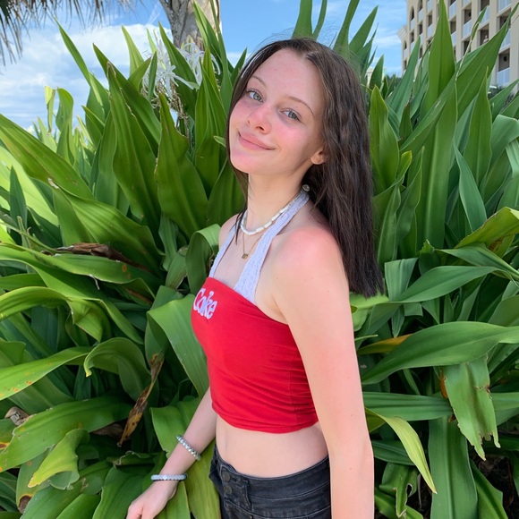 Profile Picture of Emily Pruette (@emilypruette) on Poshmark