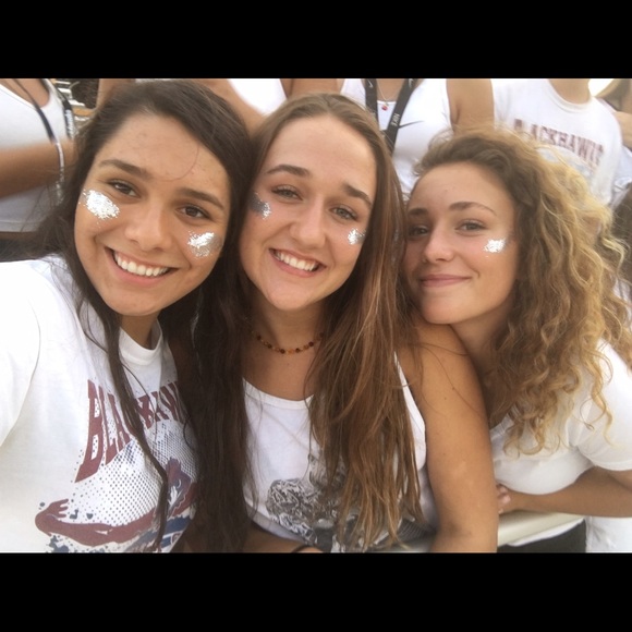 Profile Picture of Chaia Stabenow (@chaiastabenow31) on Poshmark