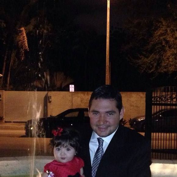Profile Picture of Carlos Calero (@crcalero) on Poshmark