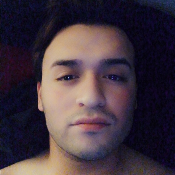Profile Picture of Joe Farias (@joefarias11) on Poshmark