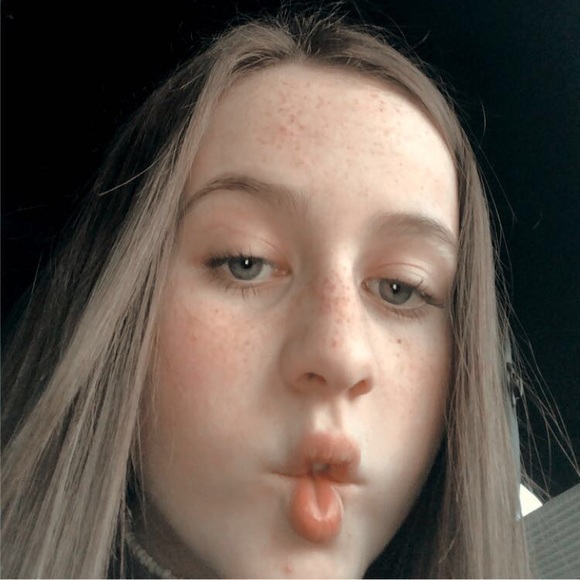 Profile Picture of Ava Neal (@avasneal) on Poshmark