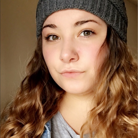 Profile Picture of Chrissy Croson (@croson14) on Poshmark