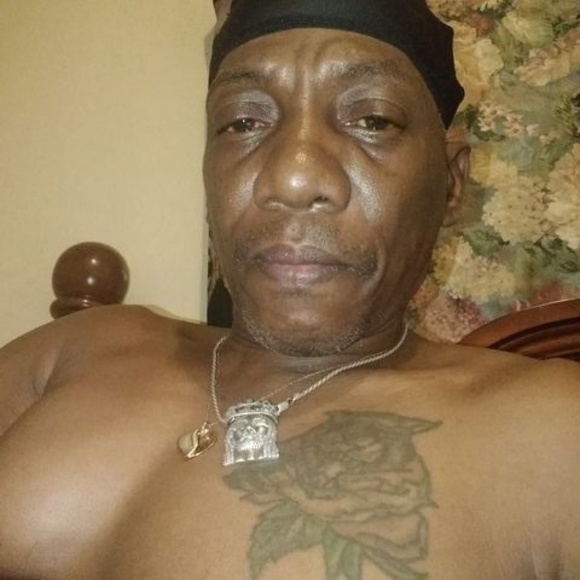 Profile Picture of Raymond Robertson (@raymondrober518) on Poshmark