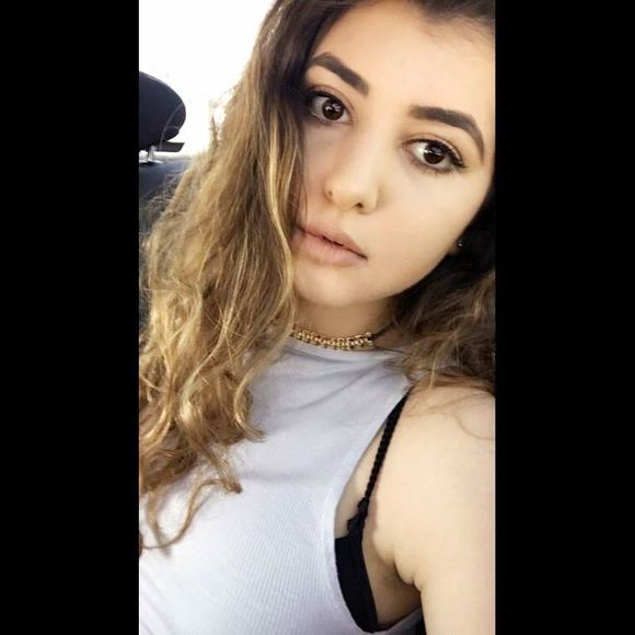 Profile Picture of Jackie Agopian (@jackie_agopian) on Poshmark