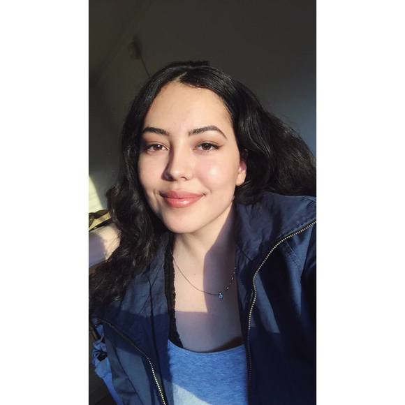 Profile Picture of Analisa Duharte (@anaalisax) on Poshmark