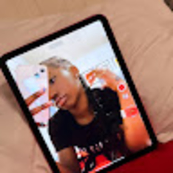 Profile Picture of Skylar Carter (@skylarcarter758) on Poshmark