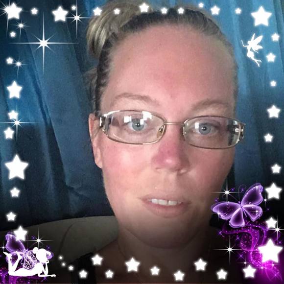 Profile Picture of Charlene Zegarski (@czegarski) on Poshmark
