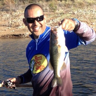 Profile Picture of Robert Navarrette (@RiversideNav) on Twitter