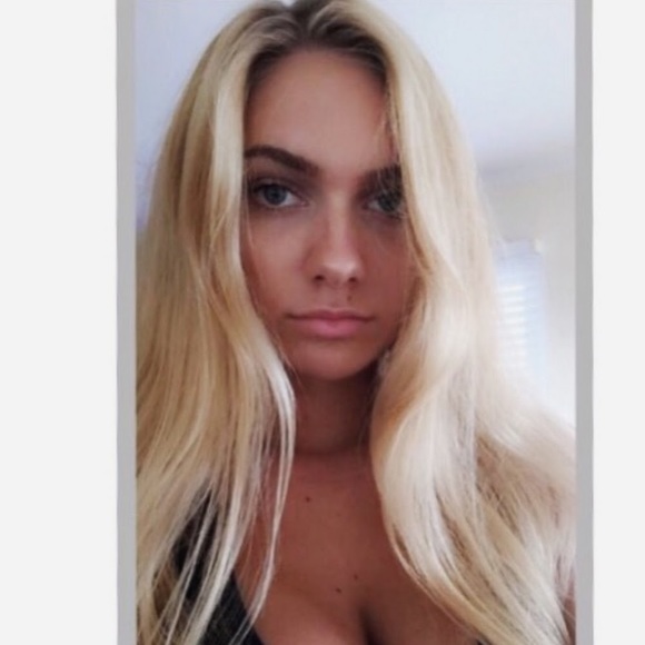 Profile Picture of Natalie Roddy (@natalie_roddy) on Poshmark