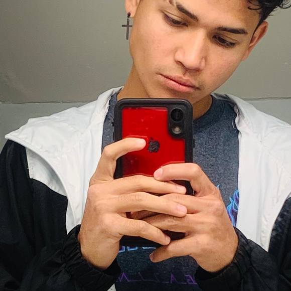 Profile Picture of Jonathan Banegas (@erickbanegas05) on Poshmark