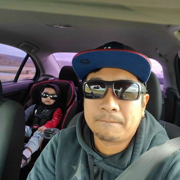 Profile Picture of Lovel jan Daniel (@fangyah_61) on Poshmark