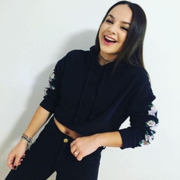 Melissa Alunni - Poshmark Profile Picture of Melissa Alunni (@melissaalunni) on Poshmark