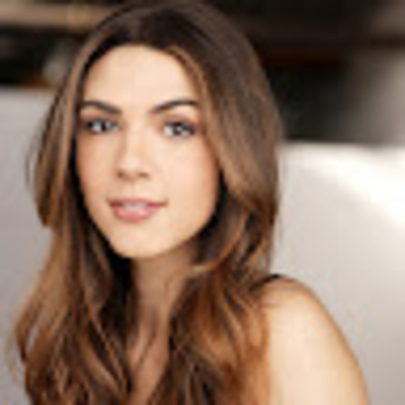 Profile Picture of Adrianna Matamoros (@adrianna0110) on Poshmark