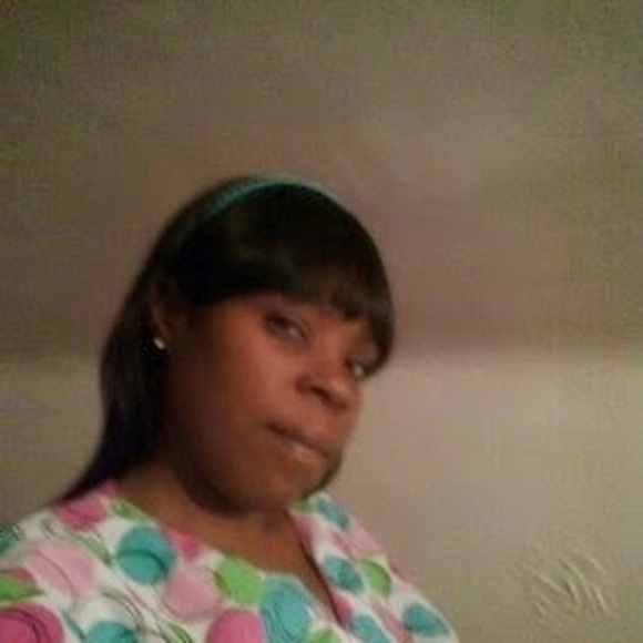 Profile Picture of Tihara Norris (@mztihara1) on Poshmark