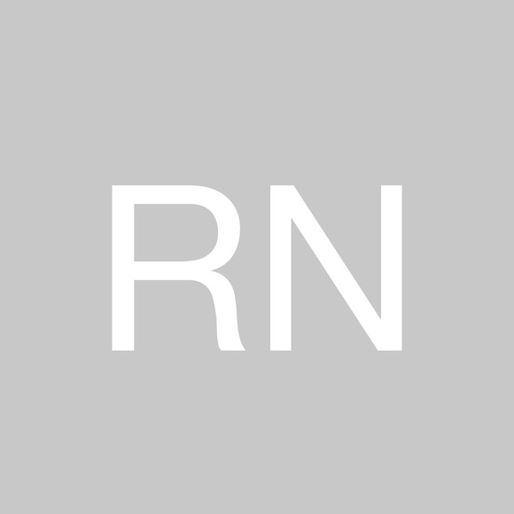 Reeanna Needy - Poshmark Profile Picture of Reeanna Needy (@reeannaneedy) on Poshmark