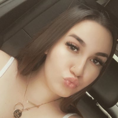 Profile Picture of Christina Almeida (@c_almeidaxoxo) on Twitter