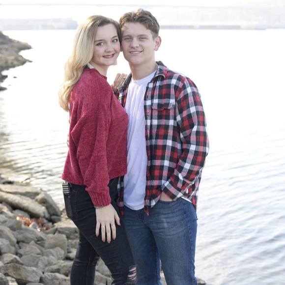 Profile Picture of Noah Powers (@noahpowers) on Poshmark