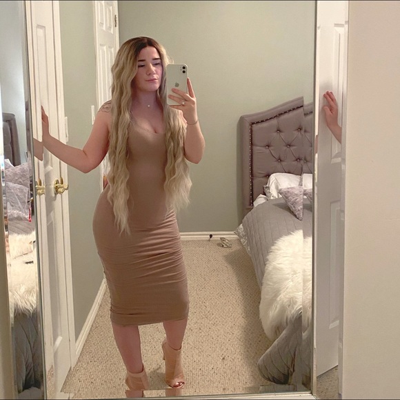 Profile Picture of Sarah Willey (@willeysarah89) on Poshmark