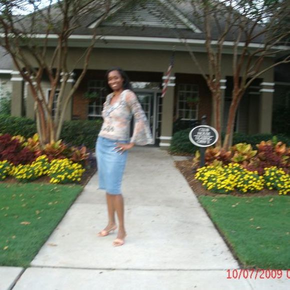 Profile Picture of Shawna Brown (@sheadivine36) on Poshmark