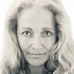 Profile Picture of Julie Holland (@juliehollandbooks) on Instagram