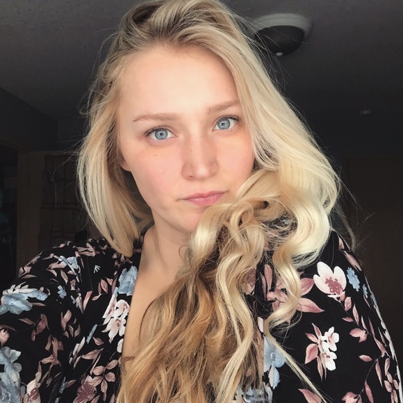 Profile Picture of Alex Qualls (@alexqualls15) on Poshmark
