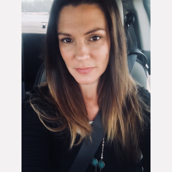 Profile Picture of Rhonda Case (@rhondacase1) on Poshmark