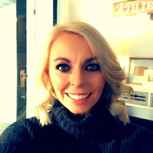 Jeni Groenewoud - Poshmark Profile Picture of Jeni Groenewoud (@jenigroenewoud) on Poshmark