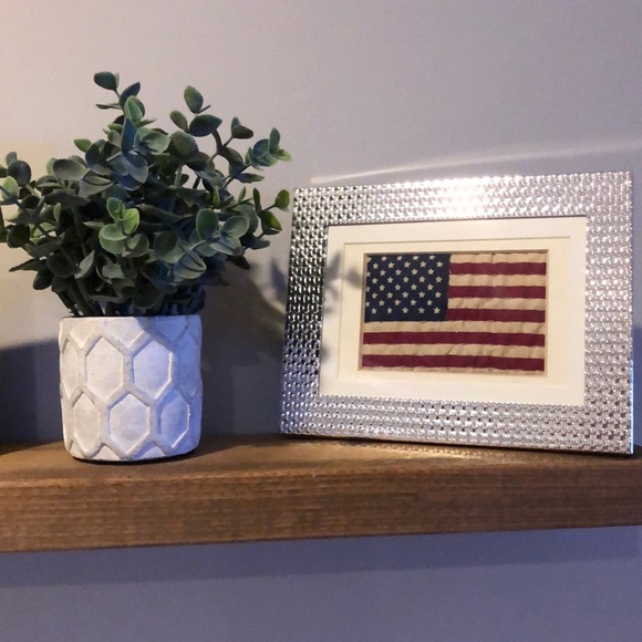 Profile Picture of Sarah Cassara (@sarahc718) on Poshmark