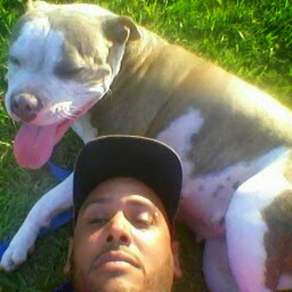 Profile Picture of Luis Guzman (@luisguzman249) on Poshmark