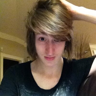 Profile Picture of Chris Pineau (@ChrisDoesDaDip_) on Twitter