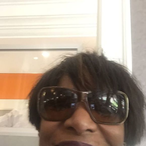 Profile Picture of Wanda Ochshorn (@wochshorn) on Poshmark