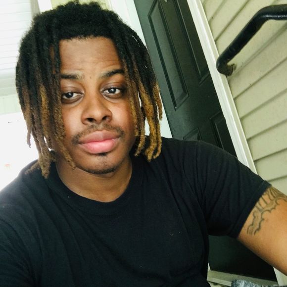 Profile Picture of Dashun Keyes (@daedae_74) on Poshmark