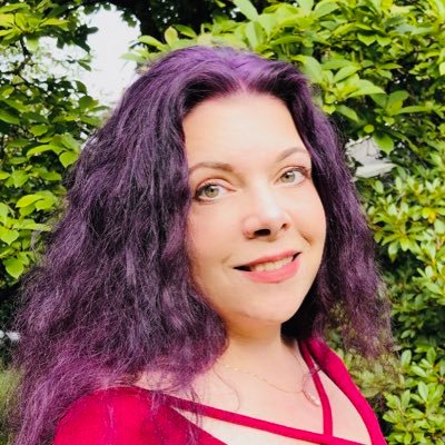 Profile Picture of Chrissy Clarke (@Chrissy_Clarke) on Twitter