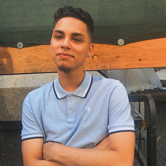 Profile Picture of Albert Recendez (@albertrecendez) on Poshmark