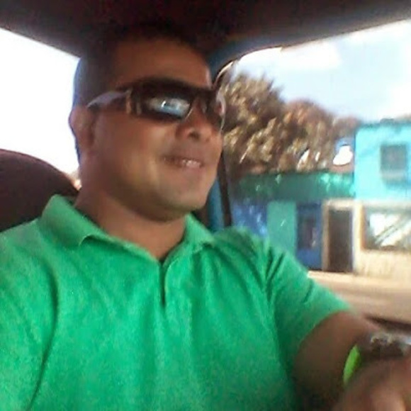 Profile Picture of Ibsen alexander Tabares (@ibsenatabares) on Poshmark