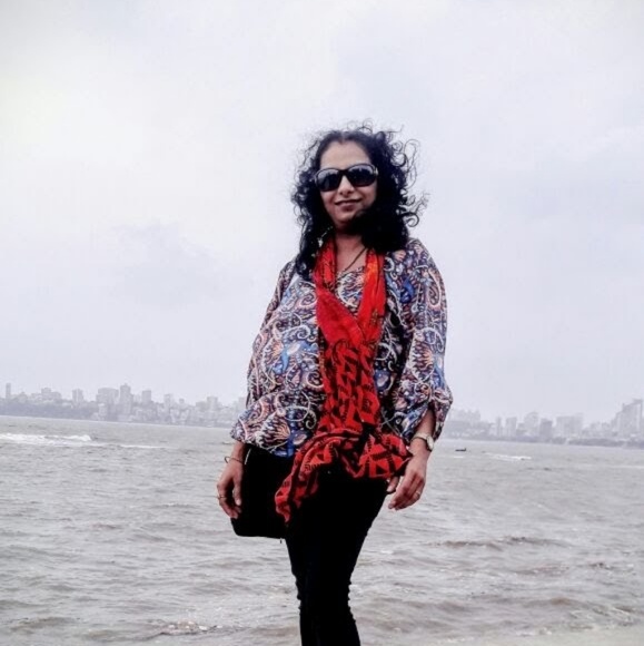 Profile Picture of Suhasini Shetty (@suhasinipshetty) on Poshmark