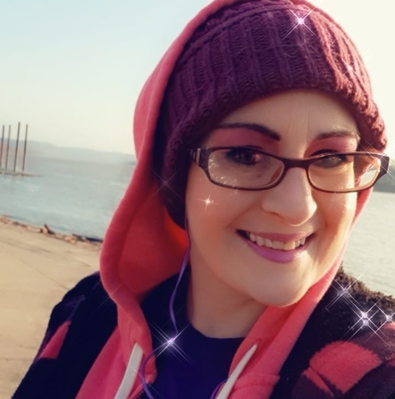 Profile Picture of Julie Hivner (@jivvylove) on Poshmark