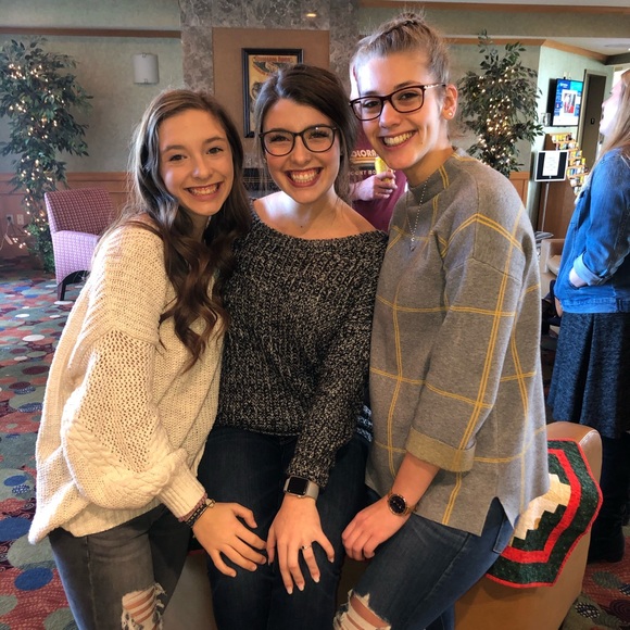 Profile Picture of Alice Miller (@alicemiller401) on Poshmark