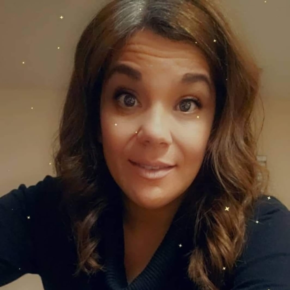 Profile Picture of Angela Wawrzyniak (@angelwithin14) on Poshmark