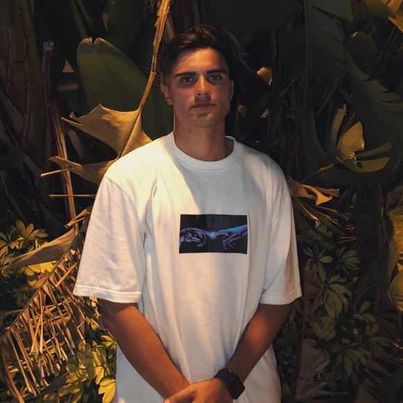 Profile Picture of Brian Araujo (@brianpcaraujo) on Poshmark