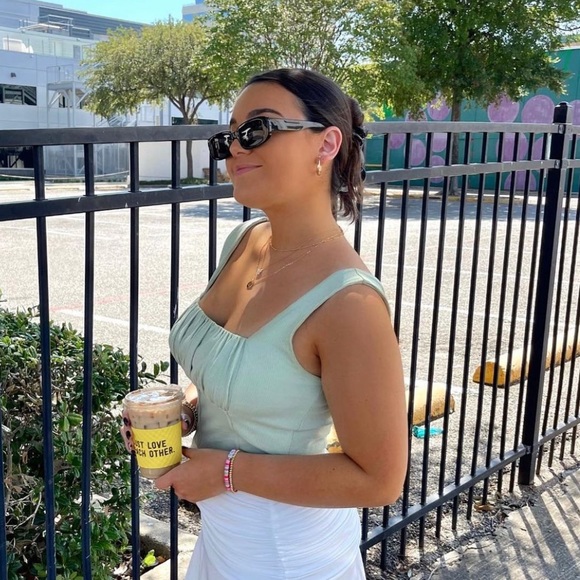 Profile Picture of Maria Silva (@silvamariaclara) on Poshmark