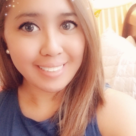 Profile Picture of Stephanie Chhoeung (@steph_chhoeung) on Poshmark