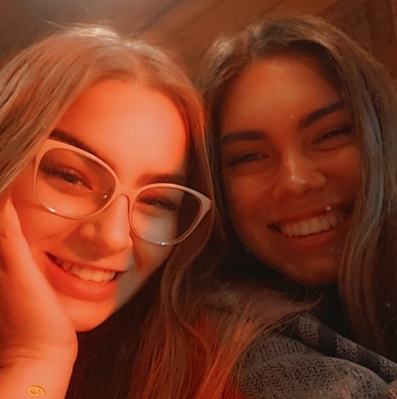 Profile Picture of Kirsten Trautmann (@kirstentrautman) on Poshmark