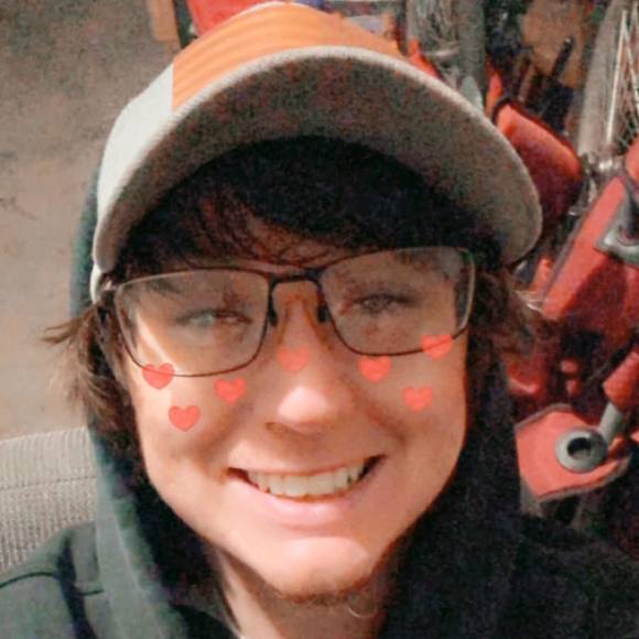 Profile Picture of Justin Adams (@budbuddy024) on Poshmark