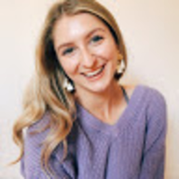 Profile Picture of Maddie Harvath (@maddieharvath) on Poshmark