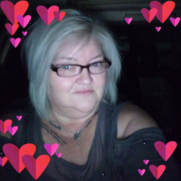 Profile Picture of Patty Robertson (@pattyrobertson) on Poshmark